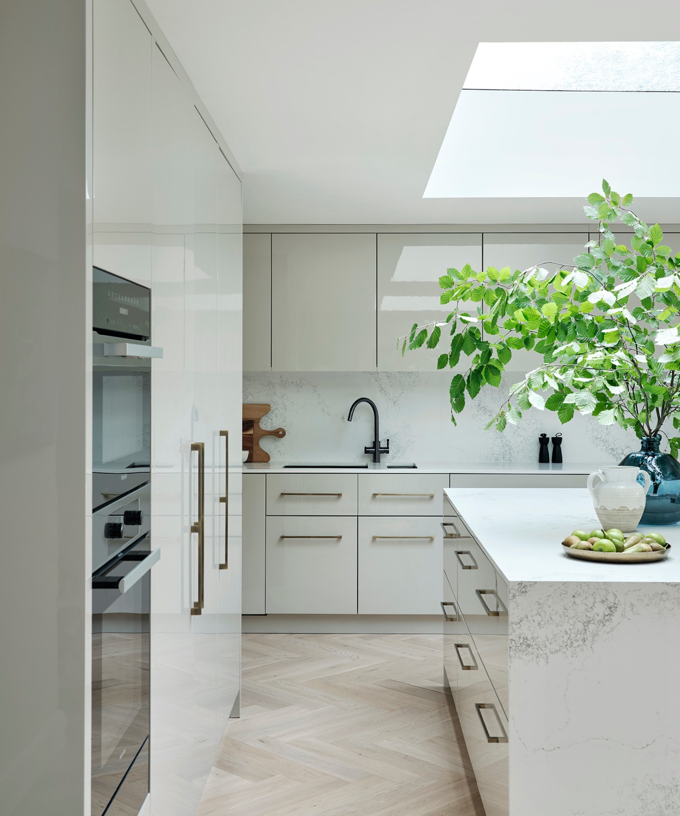 Bathroom Cabinet with Mirror and Light for Smart Storage: A Modern Bathroom Essential